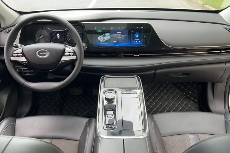 Used AION S Plus 2025 Comfort Version 53.241 kWh Center Console