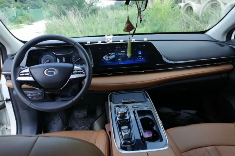 Used AION S Plus 2025 Travel Edition 52.998 kWh Center Console