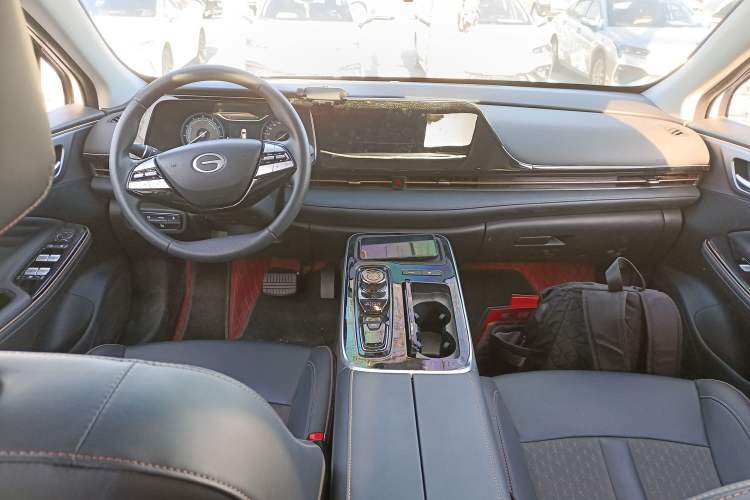Used AION S Plus 2025 Comfort Version 53.241 kWh Center Console