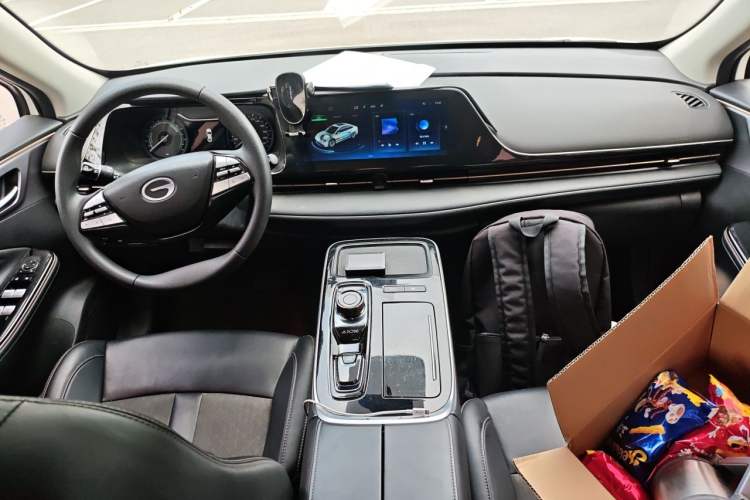 Used AION S Plus 2025 Comfort Version 53.241 kWh Center Console