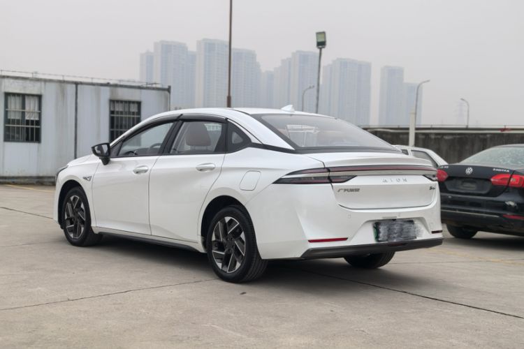 Used AION S Plus 2025 Comfort Version 53.241 kWh Exterior 2