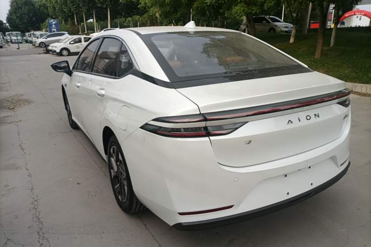 Used AION S Plus 2025 Comfort Version 52.998 kWh Exterior 2