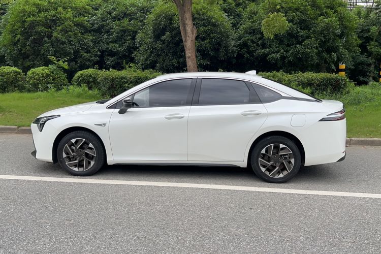 Used AION S Plus 2025 Comfort Version 53.241 kWh Exterior 2