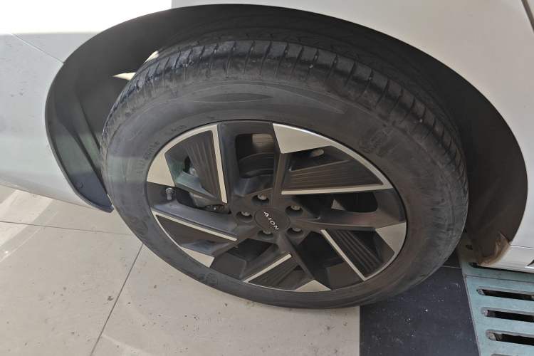 Used AION S Plus 2025 Comfort Version 53.241 kWh Exterior 3
