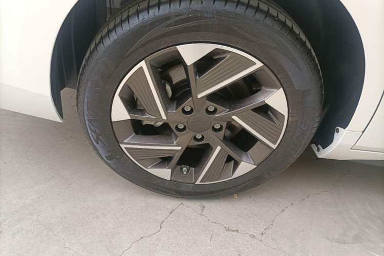Used AION S Plus 2025 Comfort Version 52.998 kWh Exterior 5