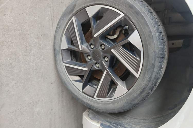 Used AION S Plus 2025 Comfort Version 53.241 kWh Exterior 5