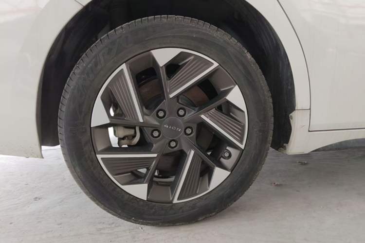 Used AION S Plus 2025 Comfort Version 53.241 kWh Exterior 5