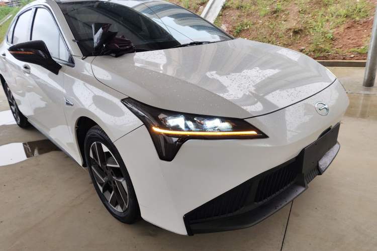 Used AION S Plus 2025 Comfort Version 53.241 kWh Front Right 45 Deg