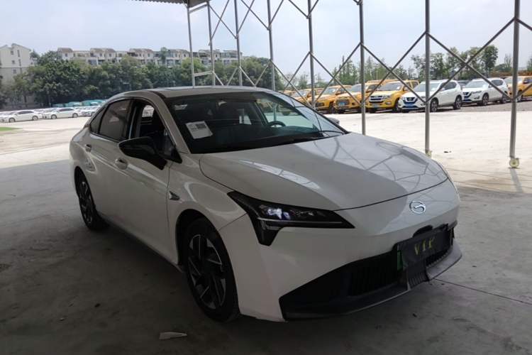 Used AION S Plus 2025 Comfort Version 53.241 kWh Front Right 45 Deg