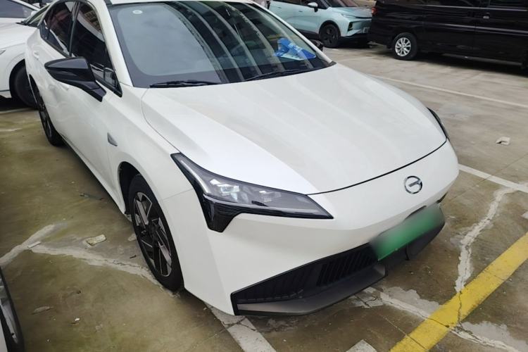 Used AION S Plus 2025 Comfort Version 53.241 kWh Front Right 45 Deg