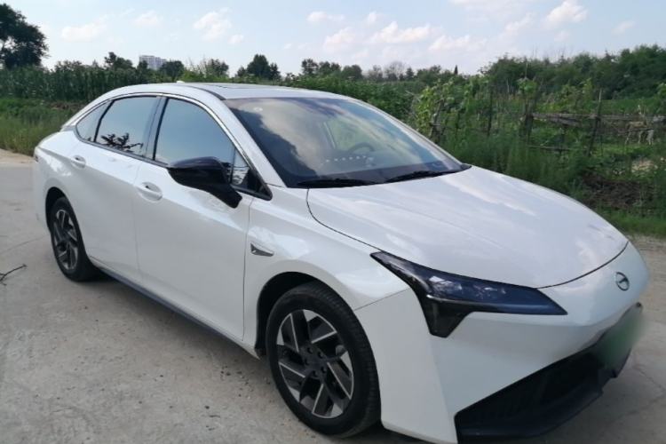 Used AION S Plus 2025 Travel Edition 52.998 kWh Front Right 45 Deg