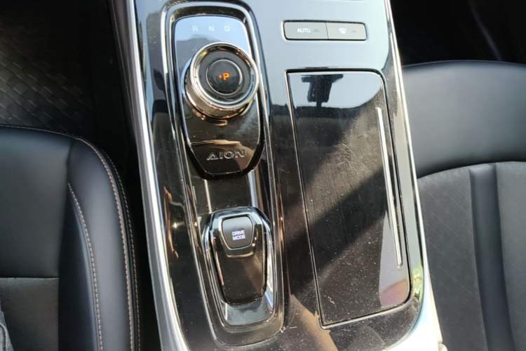 Used AION S Plus 2025 Comfort Version 53.241 kWh Gear Lever