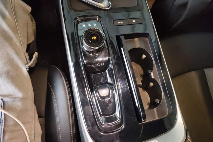 Used AION S Plus 2025 Comfort Version 53.241 kWh Gear Lever