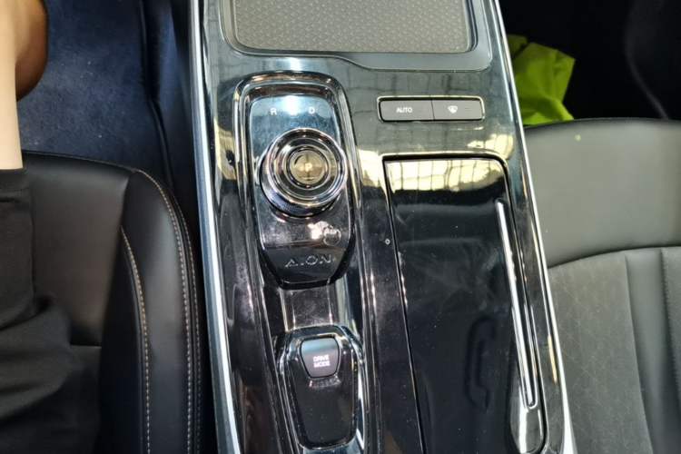 Used AION S Plus 2025 Travel Edition 53.241 kWh Gear Lever
