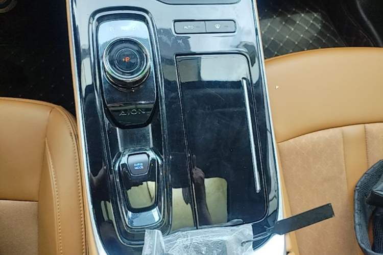 Used AION S Plus 2025 Comfort Version 53.241 kWh Gear Lever