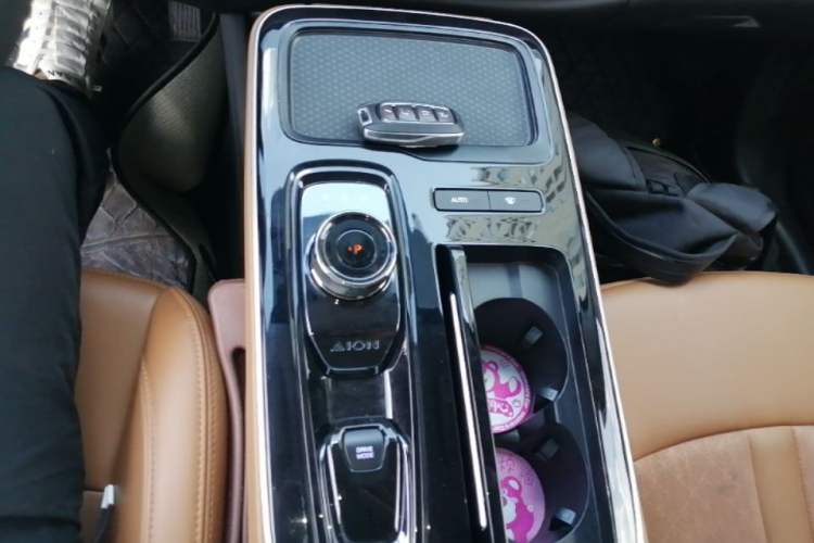 Used AION S Plus 2025 Travel Edition 52.998 kWh Gear Lever