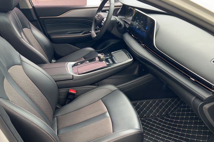 Used AION S Plus 2025 Comfort Version 53.241 kWh Interior 1