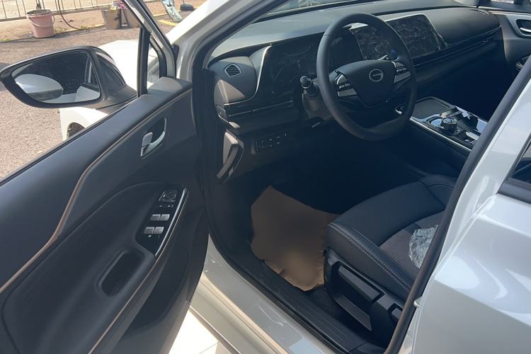 Used AION S Plus 2025 Travel Edition 52.998 kWh Interior 2