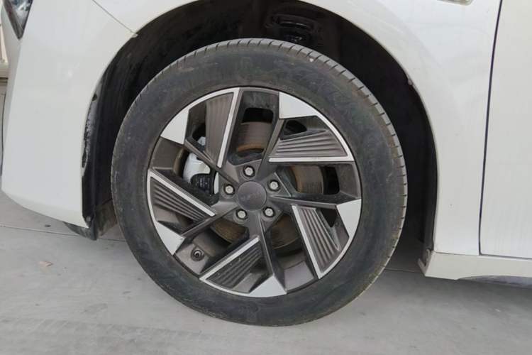 Used AION S Plus 2025 Comfort Version 53.241 kWh Left Front Wheel Hub