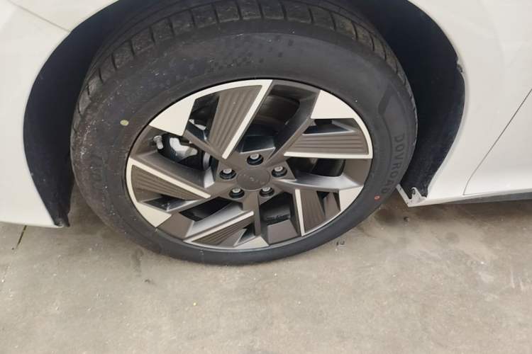Used AION S Plus 2025 Comfort Version 53.241 kWh Left Front Wheel Hub