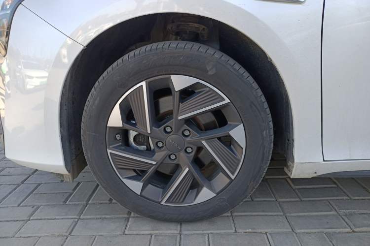 Used AION S Plus 2025 Comfort Version 53.241 kWh Left Front Wheel Hub