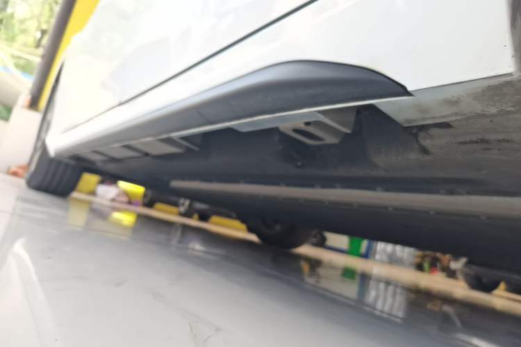 Used AION S Plus 2025 Travel Edition 53.241 kWh Left Side Sill