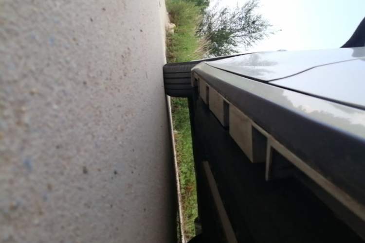 Used AION S Plus 2025 Travel Edition 52.998 kWh Left Side Sill