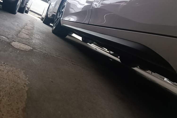 Used AION S Plus 2025 Travel Edition 53.241 kWh Left Side Sill