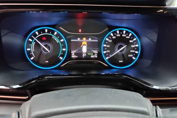 Used AION S Plus 2025 Comfort Version 53.241 kWh Odometer Close Up