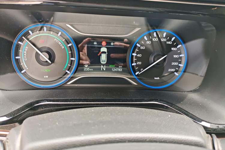 Used AION S Plus 2025 Comfort Version 53.241 kWh Odometer Close Up