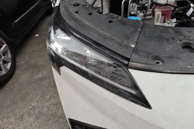 Used AION S Plus 2025 Comfort Version 53.241 kWh Right Front Headlight