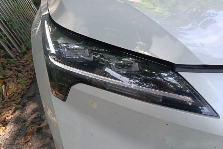 Used AION S Plus 2025 Travel Edition 53.241 kWh Right Front Headlight