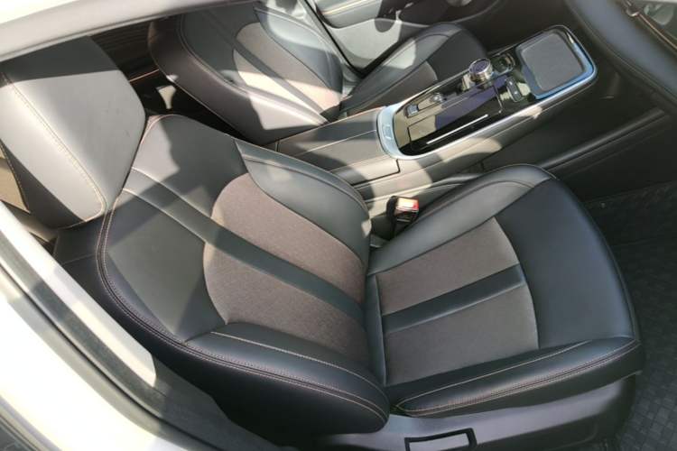 Used AION S Plus 2025 Comfort Version 53.241 kWh Right Front Seat