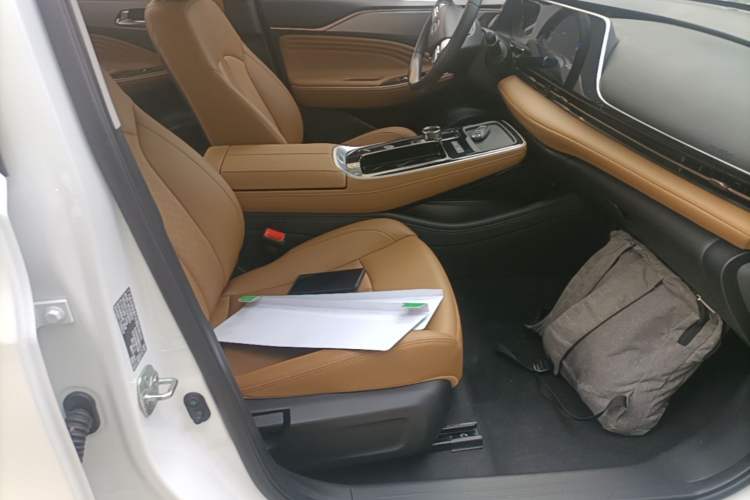Used AION S Plus 2025 Comfort Version 52.998 kWh Right Front Seat