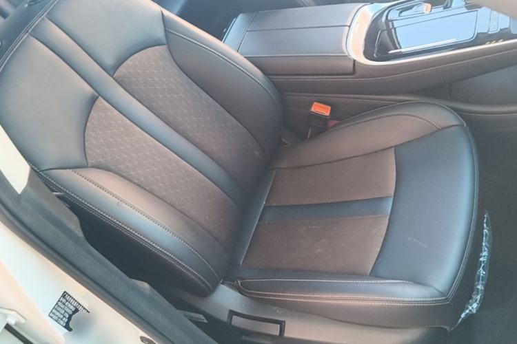 Used AION S Plus 2025 Travel Edition 53.241 kWh Right Front Seat