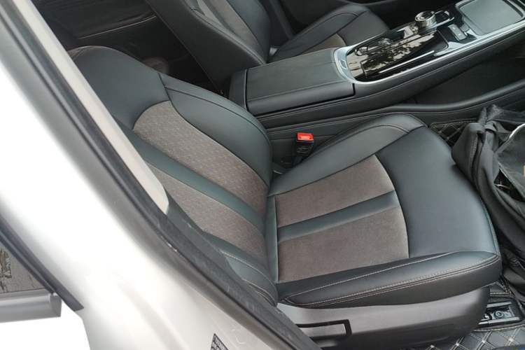 Used AION S Plus 2025 Comfort Version 53.241 kWh Right Front Seat