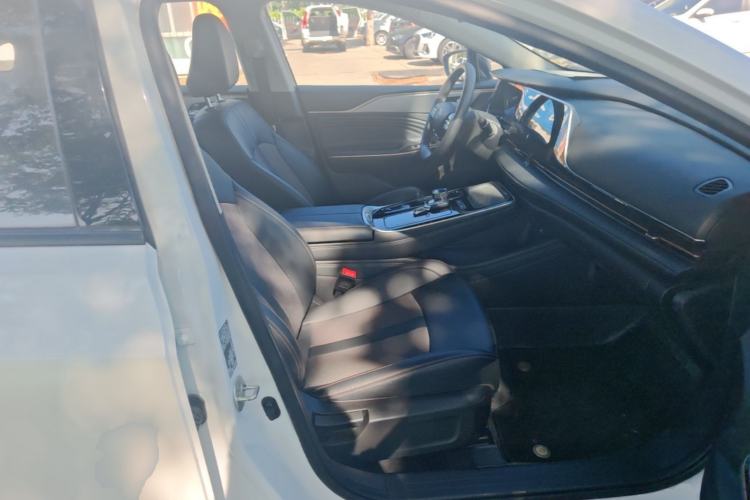 Used AION S Plus 2025 Travel Edition 53.241 kWh Right Front Seat
