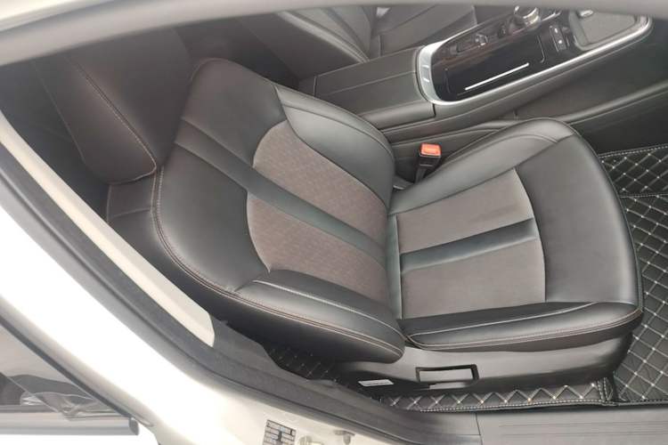 Used AION S Plus 2025 Comfort Version 53.241 kWh Right Front Seat