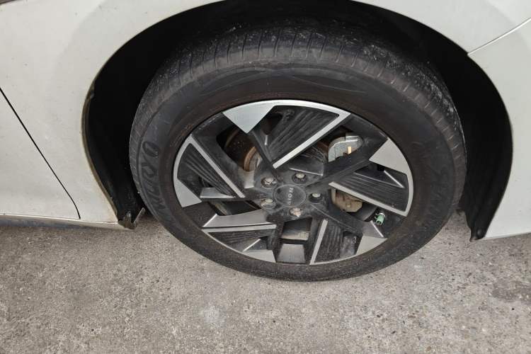 Used AION S Plus 2025 Comfort Version 53.241 kWh Right Front Wheel Hub