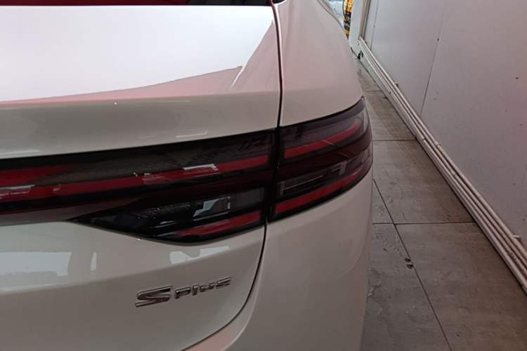 Used AION S Plus 2025 Comfort Version 53.241 kWh Right Rear Taillight