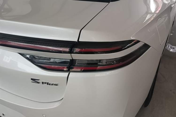 Used AION S Plus 2025 Travel Edition 53.241 kWh Right Rear Taillight