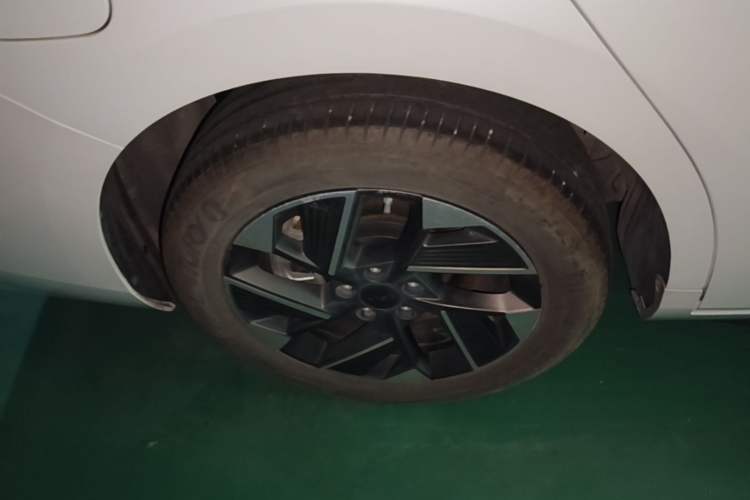 Used AION S Plus 2025 Comfort Version 53.241 kWh Right Rear Wheel Hub