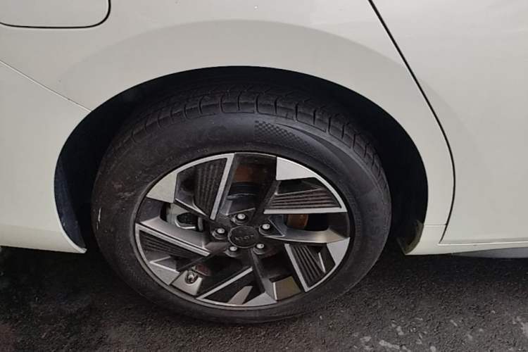 Used AION S Plus 2025 Comfort Version 53.241 kWh Right Rear Wheel Hub