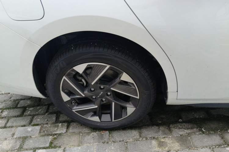 Used AION S Plus 2025 Comfort Version 53.241 kWh Right Rear Wheel Hub