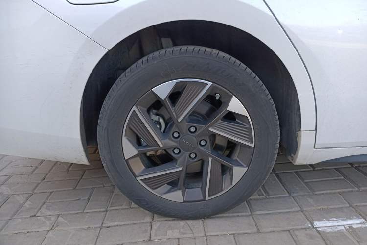 Used AION S Plus 2025 Comfort Version 53.241 kWh Right Rear Wheel Hub