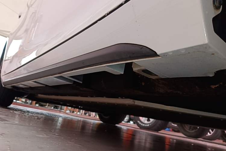 Used AION S Plus 2025 Comfort Version 53.241 kWh Right Side Sill