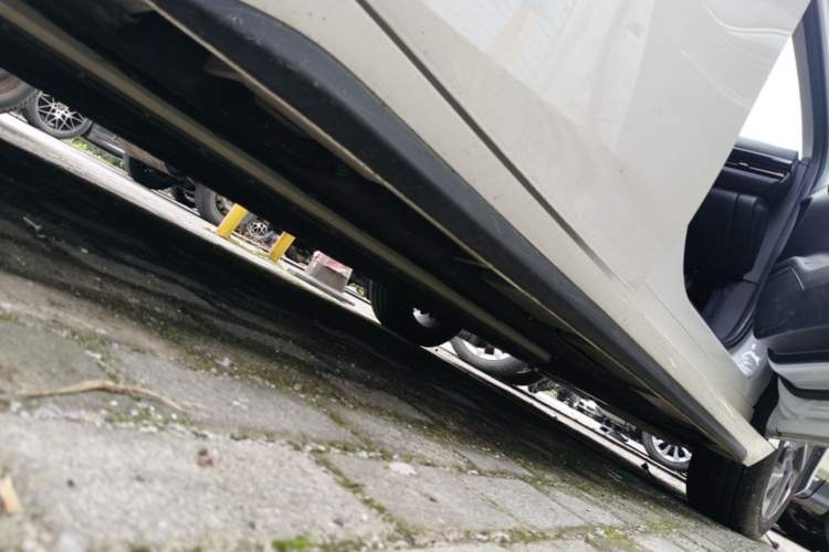 Used AION S Plus 2025 Comfort Version 53.241 kWh Right Side Sill