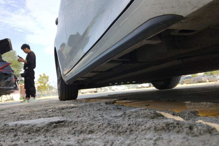 Used AION S Plus 2025 Comfort Version 53.241 kWh Right Side Sill