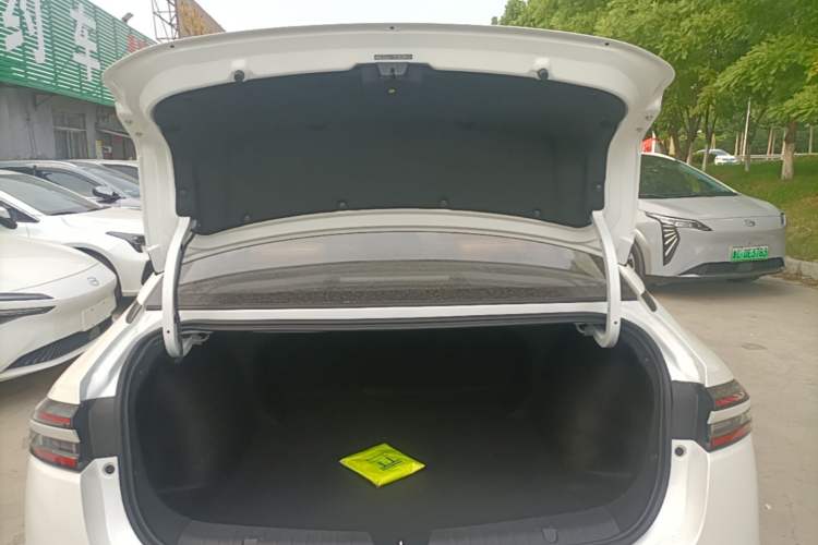 Used AION S Plus 2025 Comfort Version 52.998 kWh Trunk