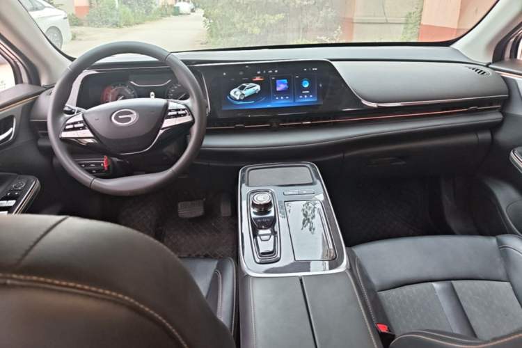 Used AION S Plus 2025 Travel Edition 53.241 kWh Center Console